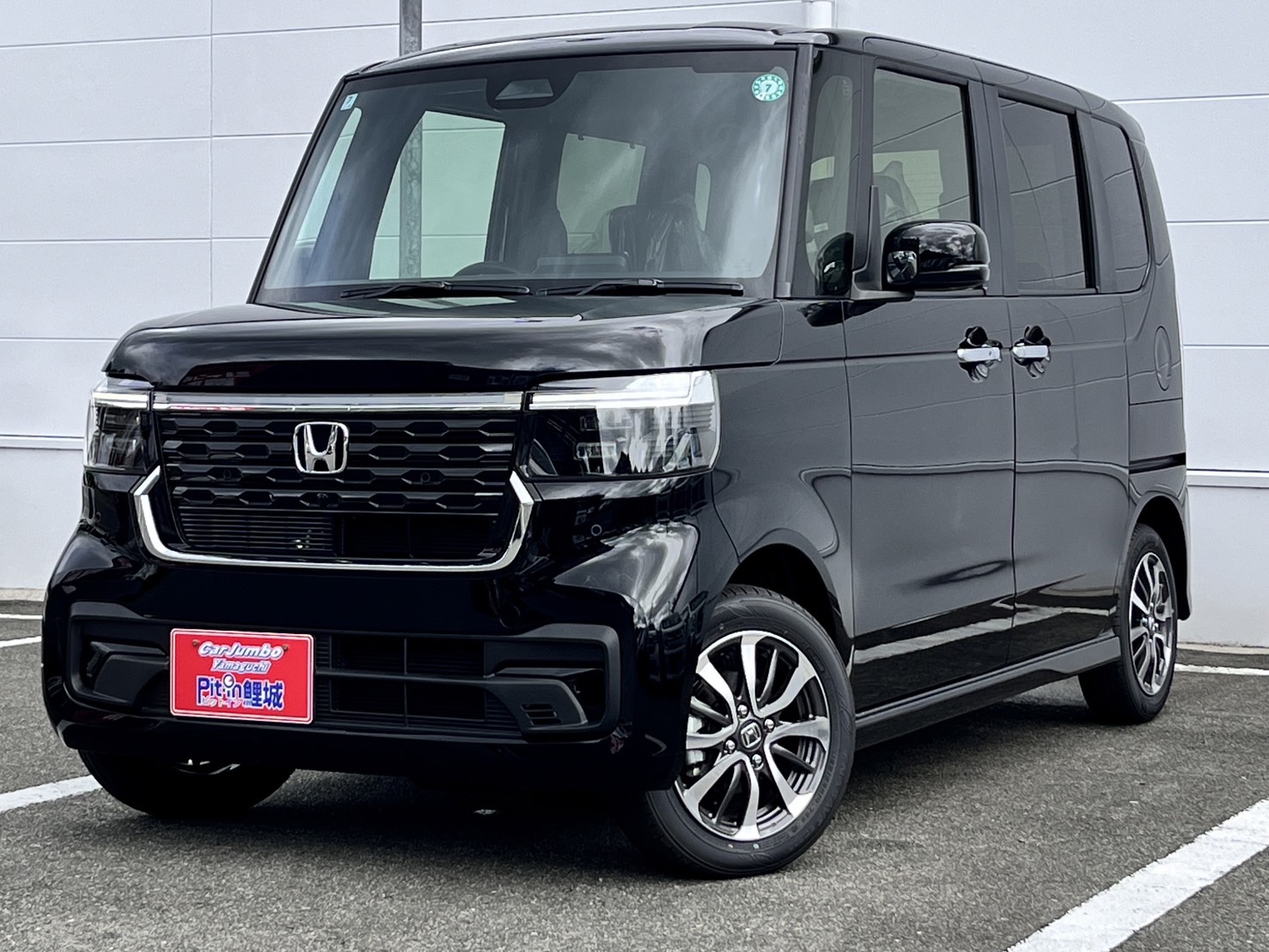 R6年式　HONDA　N-BOXカスタム　左パワースライドドア　現行モデル　★新入荷/登録済未使用車！即納可能！★　【5km】　1083570※環境性能割15,000円込み※