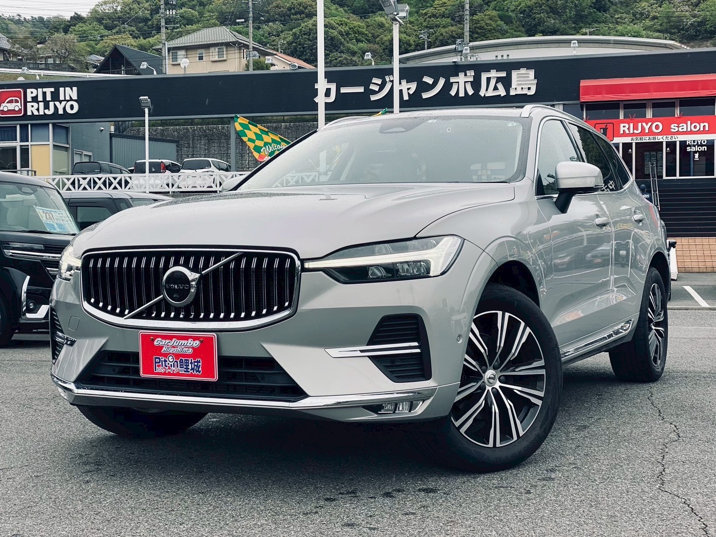 R4年式　ボルボ　XC60　Ｂ５／ＡＷＤインスクリプション／４ＷＤ／純正ディスプレイオーディオ／全方位カメラ／ｈａｒｍａｎ　ｋａｒｄｏｎ／シートヒーター／電子パーキングブレーキ／前後ドラレコ／ＥＴＣ／スペアキー／ＣＡＲＰＬＡＹ【1082642】【234】