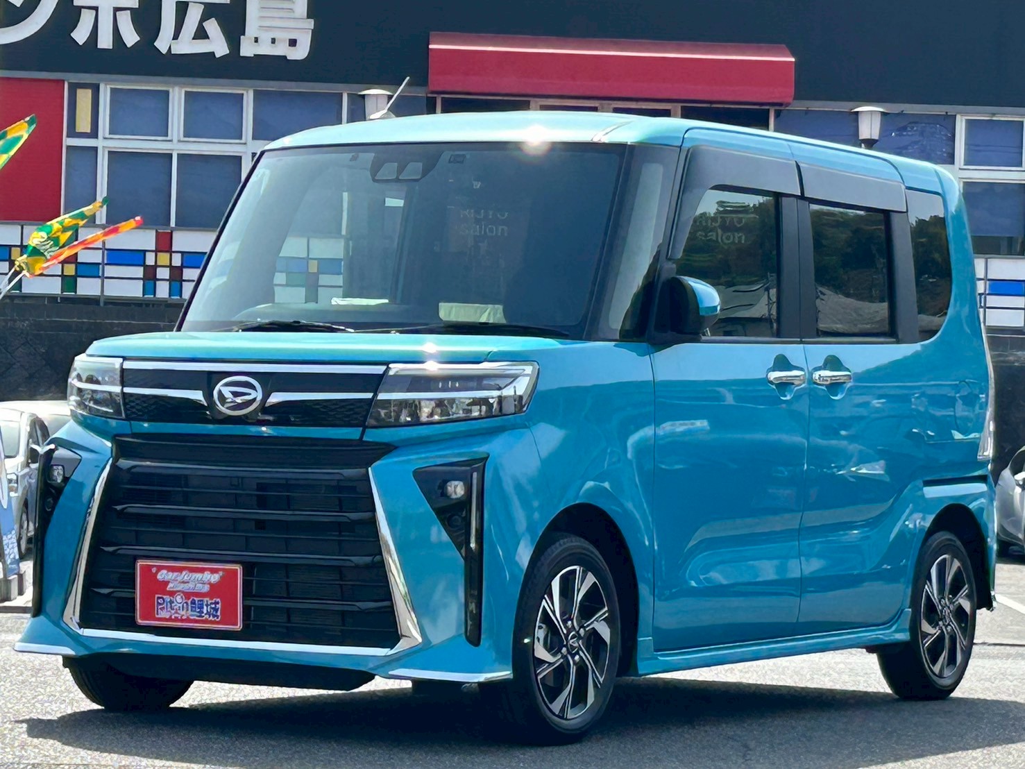 R５年　ダイハツ　タントカスタム　ディスプレイオーディオ　バックカメラ　Ｂｌｕｅｔｏｏｔｈ　両側電動スライドドア　コーナーセンサー　横滑り防止装置　衝突軽減装置　アイドリングストップ　ＥＴＣ　左右シートヒーター　前後ドライブレコーダー【0339814】