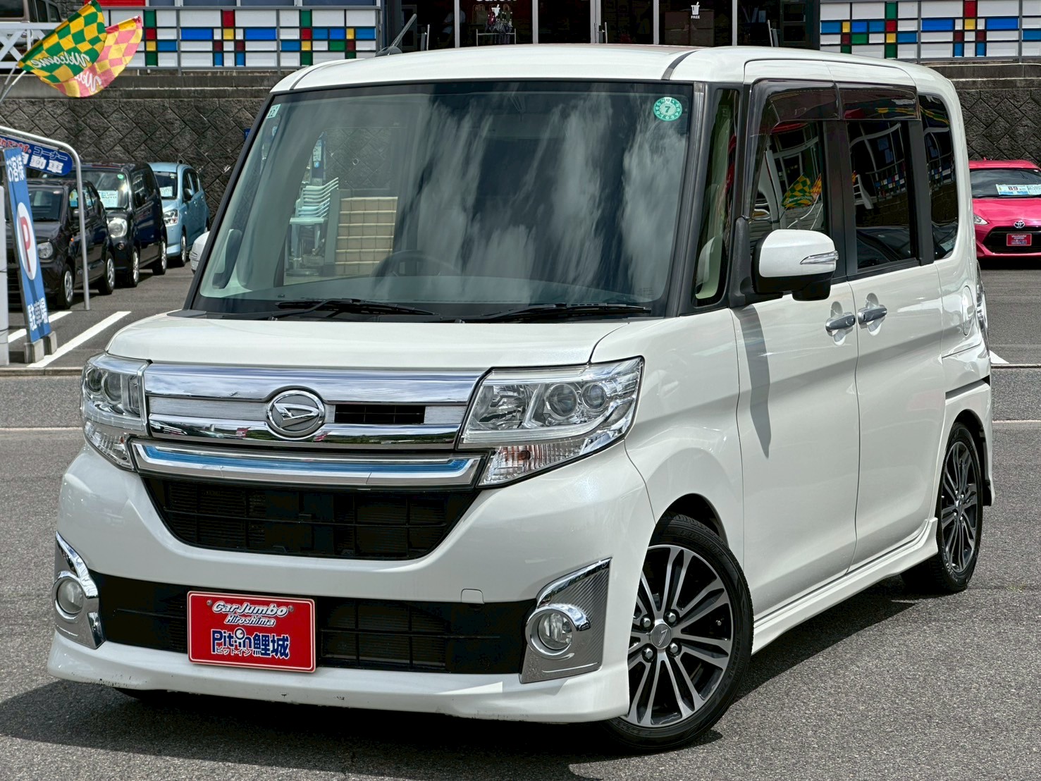 H27年式　ダイハツ　タントカスタム　カスタムRS　CVT　660CC　※両側オートスライドドア・LEDヘッドライト・オートライト・オートエアコン・プライバシーガラス・キーレスプッシュスタート・スマートキー・社外ナビ・バックモニター・プライバシーガラス・リアワイパー・シートリフター・電格ミラー・純正アルミ【246】