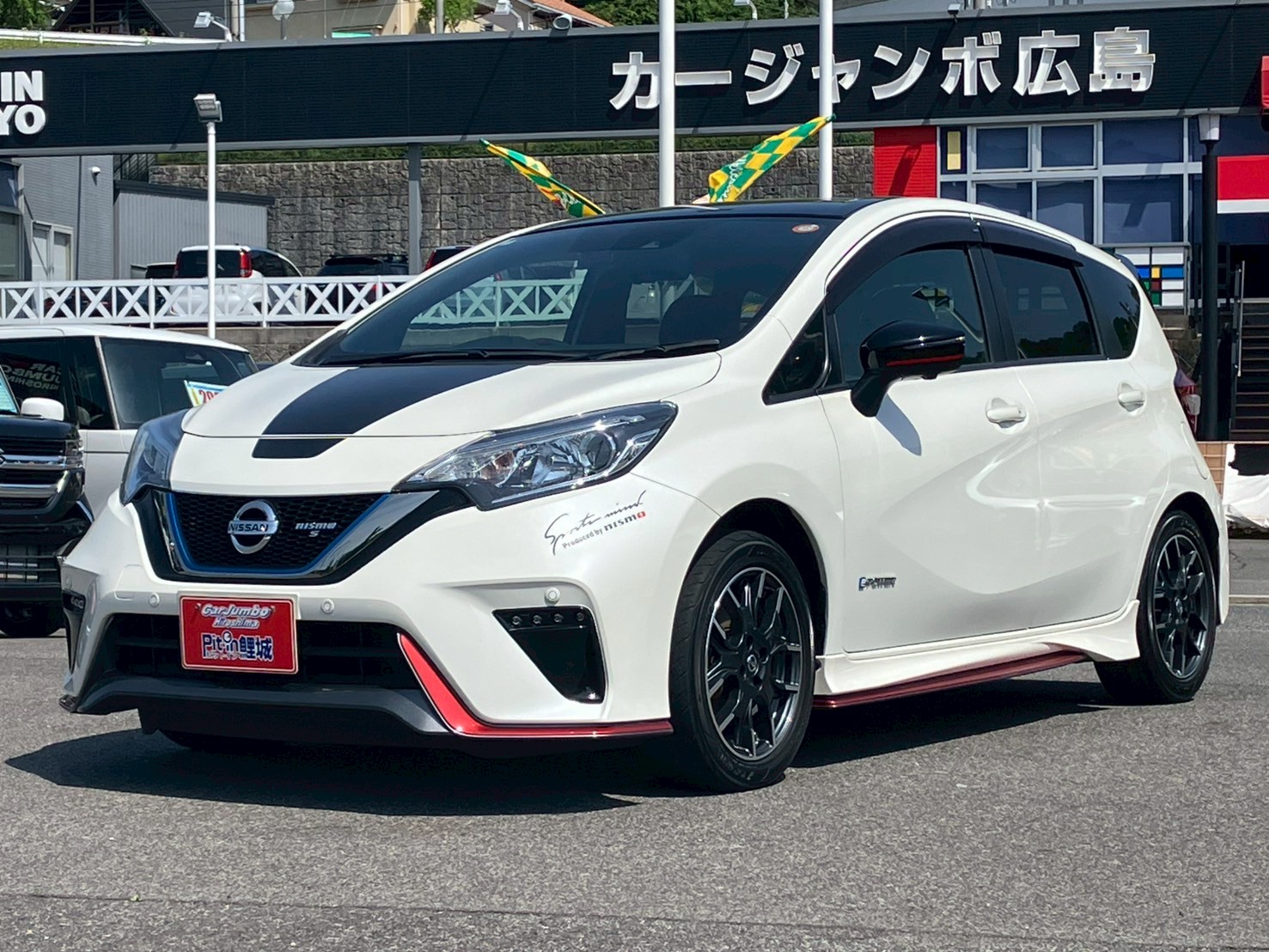 R2年式　ニッサン　ノート　eパワーニスモSブラックリミテッド　1200ｃｃ　エマージェンシーブレーキ　純正ナビ　アラウンドビューモニター　デジタルインナーミラー　純正アルミホイール　【405842】　78.950ｋｍ