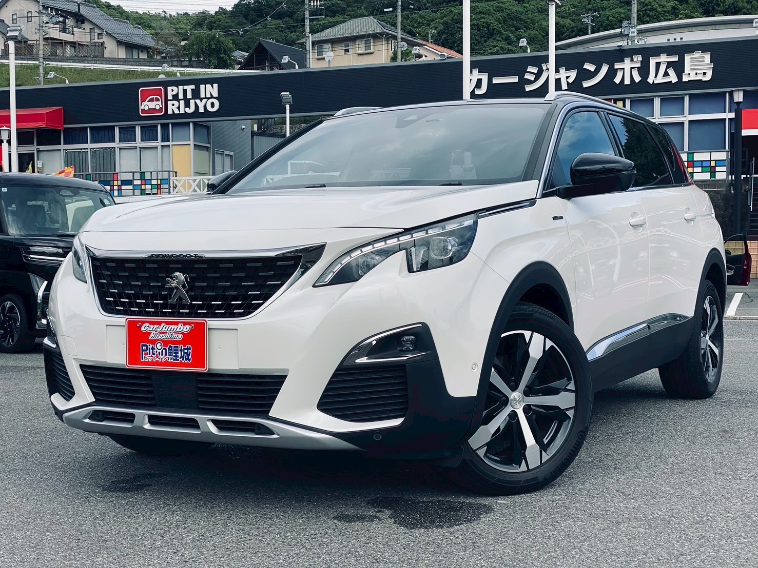 R3年式　プジョー5008　GTライン　ブルーＨＤｉ　純正ディスプレイオーディオ／ドラレコ／バックカメラ／電動パーキングブレーキ／電動リアゲート／三列シート／パドルシフト／パワーシート／ヘッドライトＬＥＤ／ディーゼルターボ【135251】【234】