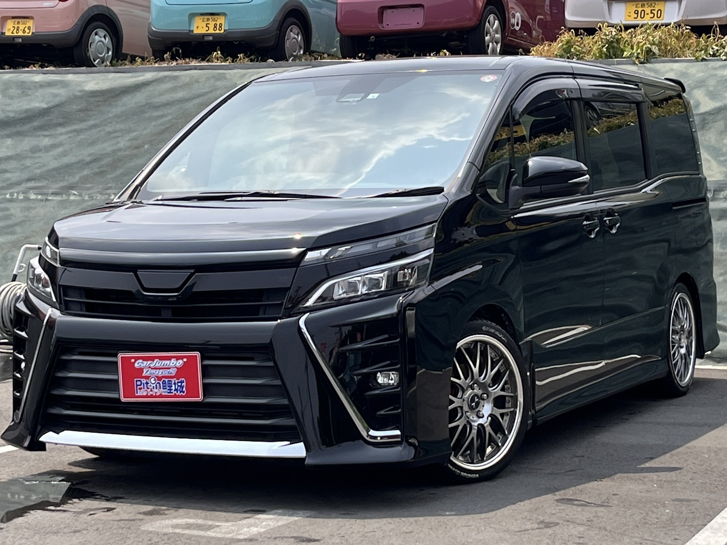 ▲H30年　ヴォクシー　ZS　禁煙車　社外10インチナビ　両側電動スライドドア　ワンオーナー　ビルトインETC　後部座席モニター　【55,500㎞】　25-1229