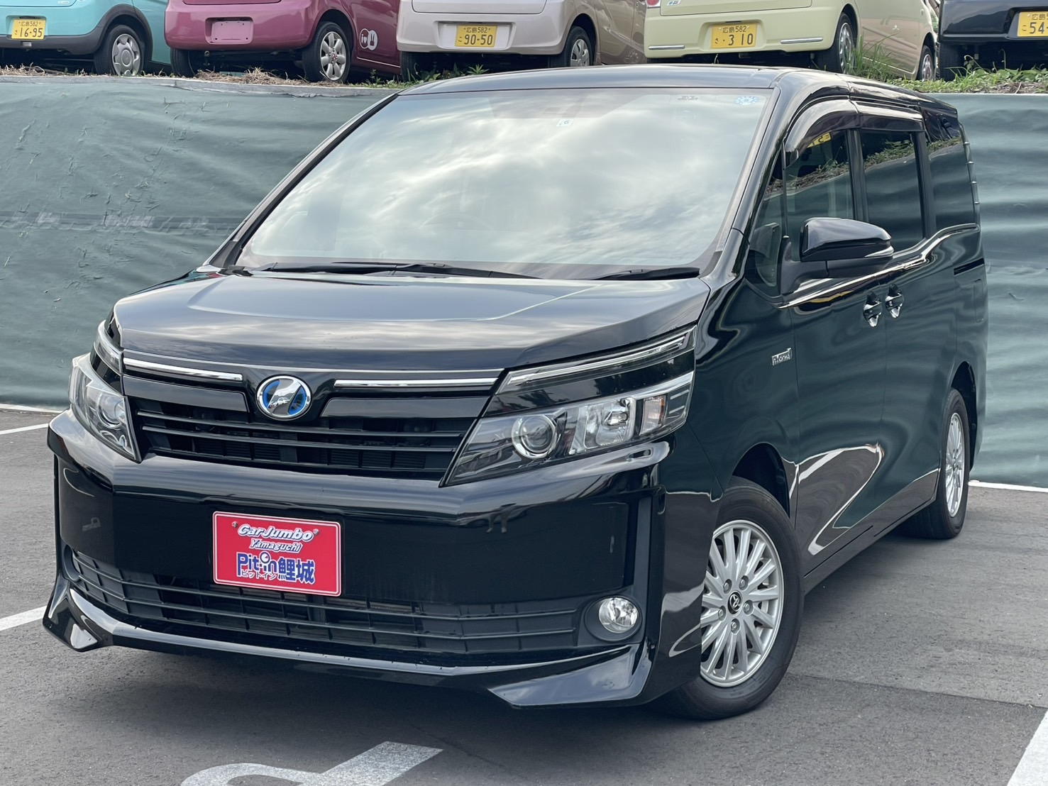 H27年式　ヴォクシーハイブリッド　V　純正9インチナビ　バックカメラ　スマートキー　【95,700km】　24-1181