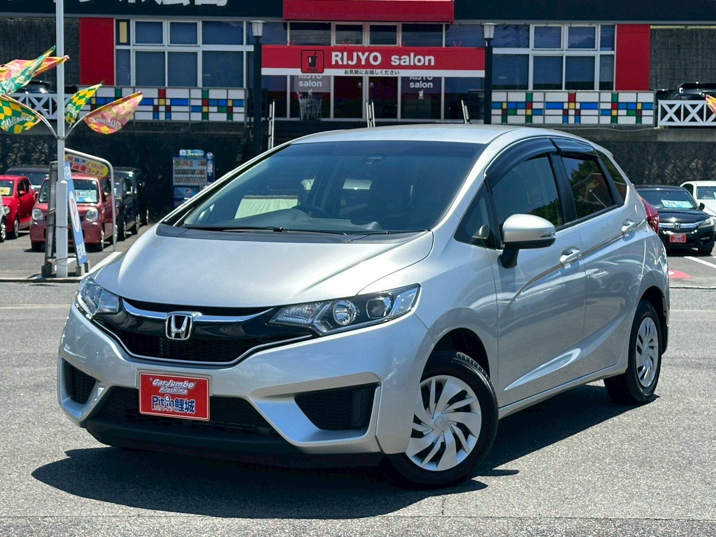 H２９年式　ホンダフィット　13G　LパッケージファインED　1300CC　NO：3322975※純正ナビ・バックモニター・ETC・LEDヘッドライト・プライバシーガラス・Bluetooth・CD・電格ミラー・キーレスプッシュスタート・オートエアコン・オートライト・リアワイパー・シティーブレーキ・シートリフター・サイドエアバッグ・カーテンエアバッグ・ABS【246】