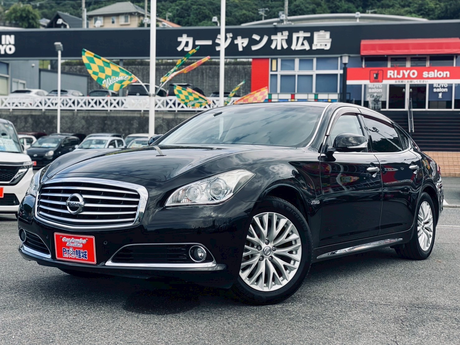 H30年式　ニッサン　シーマ　ハイブリッドVIP　サンルーフ／純正ナビ／アラウンドビューモニター／ドラレコ／シートベンチレーション／メモリーパワーシート／ＥＴＣ／スペアキー／フルセグＴＶ／Ｂｌｕｅｔｏｏｔｈ／フォグランプ【700256】【234】