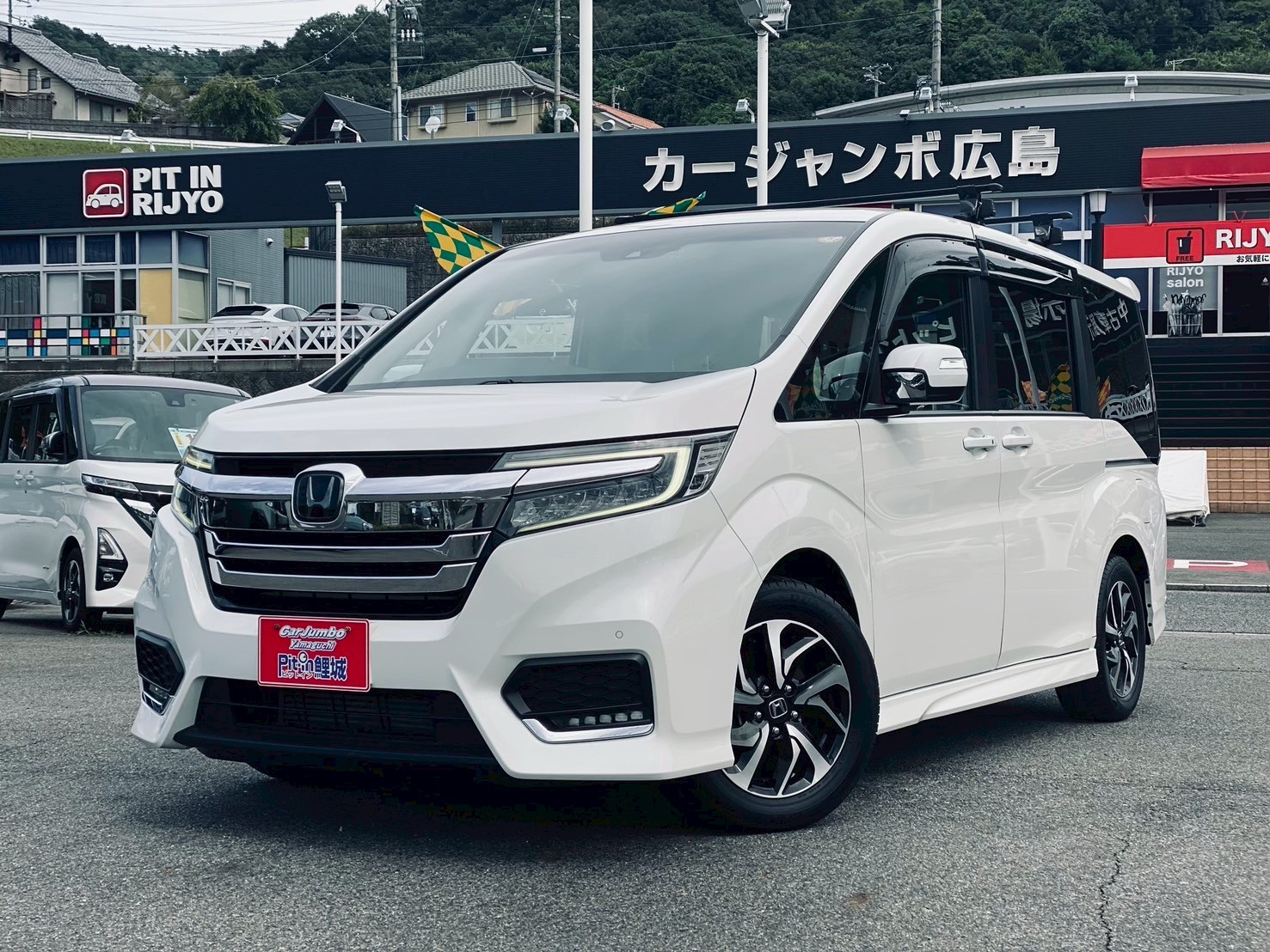 H30年式　ホンダ　ステップワゴンスパーダ　ホンダセンシング　純正９インチナビ／１０インチフリップダウンモニター／純正ドラレコ／ＥＴＣ／純正ＡＷ／両側電動スライドドア／ハーフレザーシート／わくわくゲート／スペアキー／ホンダセンシング／ライトＬＥＤ／バックカメラ【1203053】【234】
