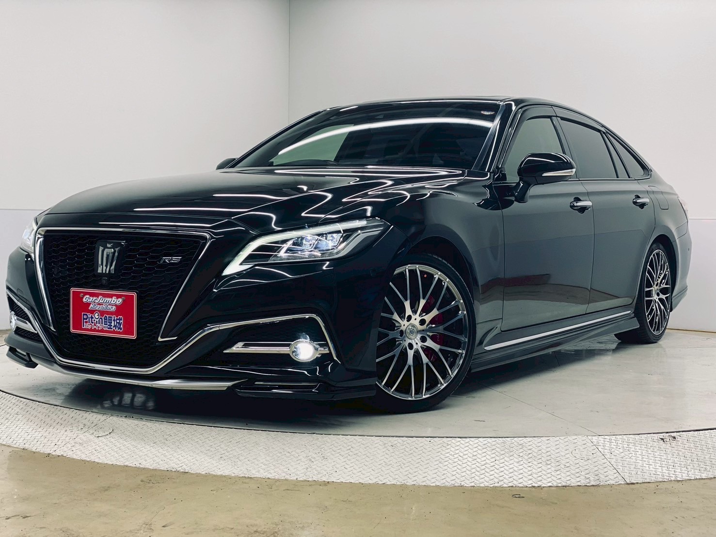 H30年式　トヨタ　クラウンハイブリッド　RSアドバンス　サンルーフ／全方位カメラ／純正ナビ／ダブルディスプレイ／ＥＴＣ／ＢＳＭ／パドルシフト／ウェルカムランプ／シートベンチレーション／レザーシート／メモリーパワーシート／トヨタセーフティセンス【234】【1004457】