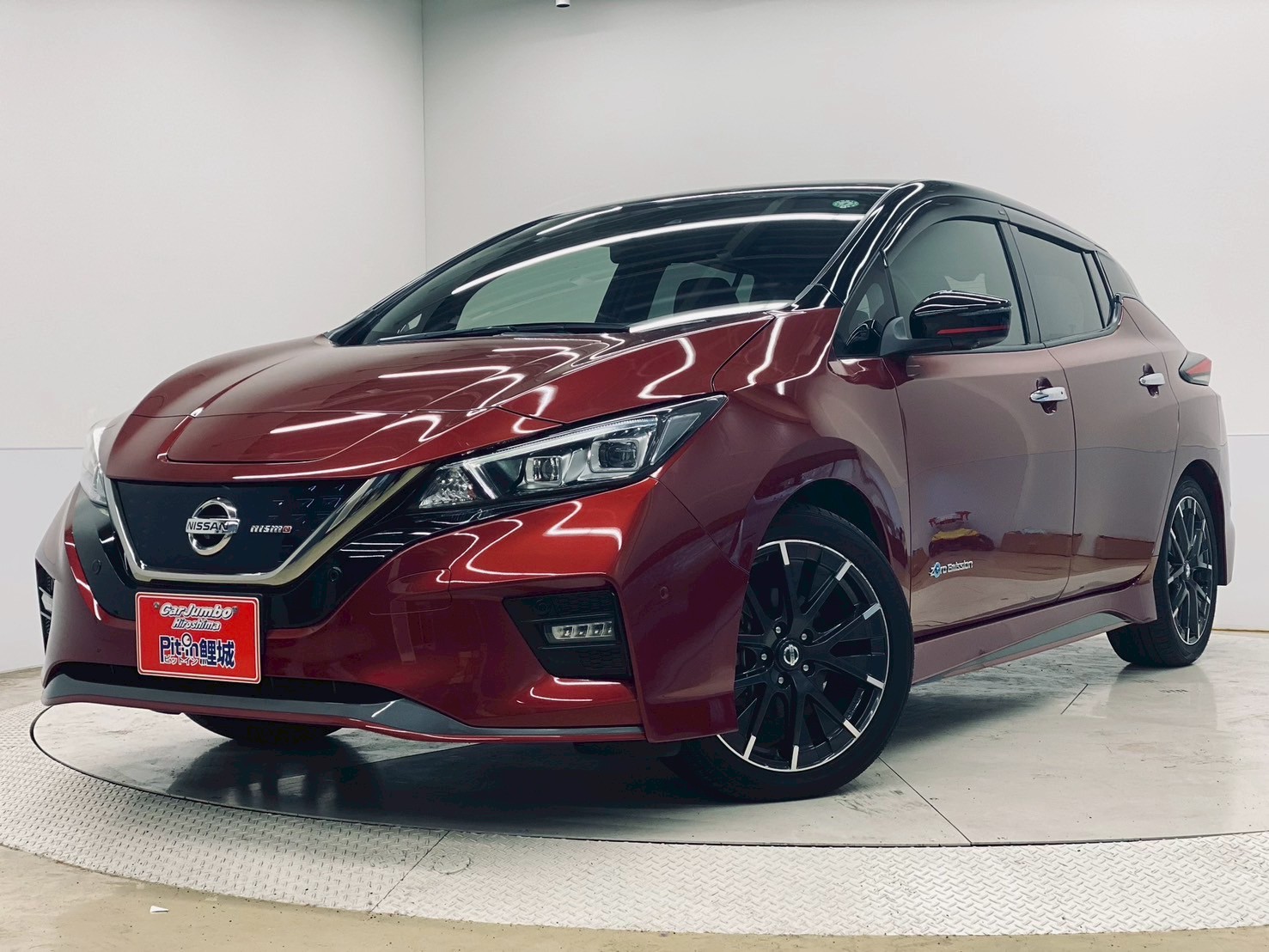H30年式　ニッサン　リーフ　ニスモZE1　電気自動車／ニスモモデル／デジタルインナーミラー／純正１８インチＡＷ／フルセグＴＶ／ＥＴＣ／エマージェンシーブレーキ／プロパイロット／アルミペダル／ステアリングヒーター／シートヒーター／ハーフレザー【234】【028170】