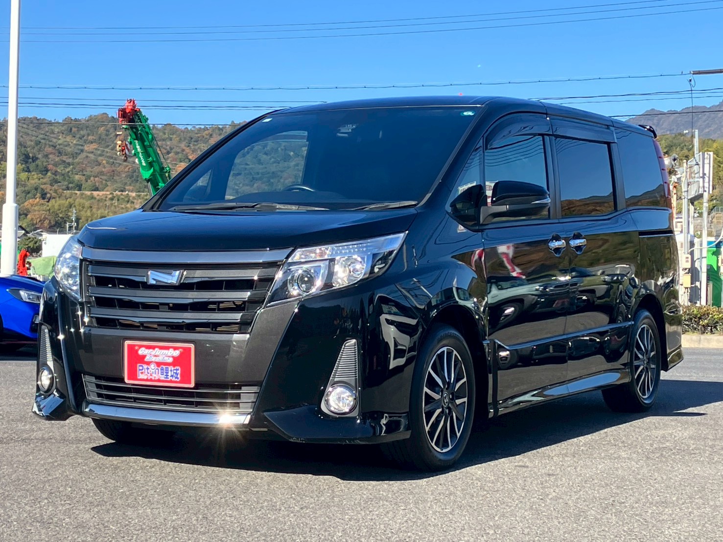 H29年式 トヨタ ノア Si ダブルバイビー 2000CC 純正10インチナビ フルセグ DVD バックカメラ フリップダウン トヨタセーフティ 両側パワースライドドア ハーフレザーシート クルーズコントロール 純正アルミホイール ETC フォグ 【0320268】 109.600km