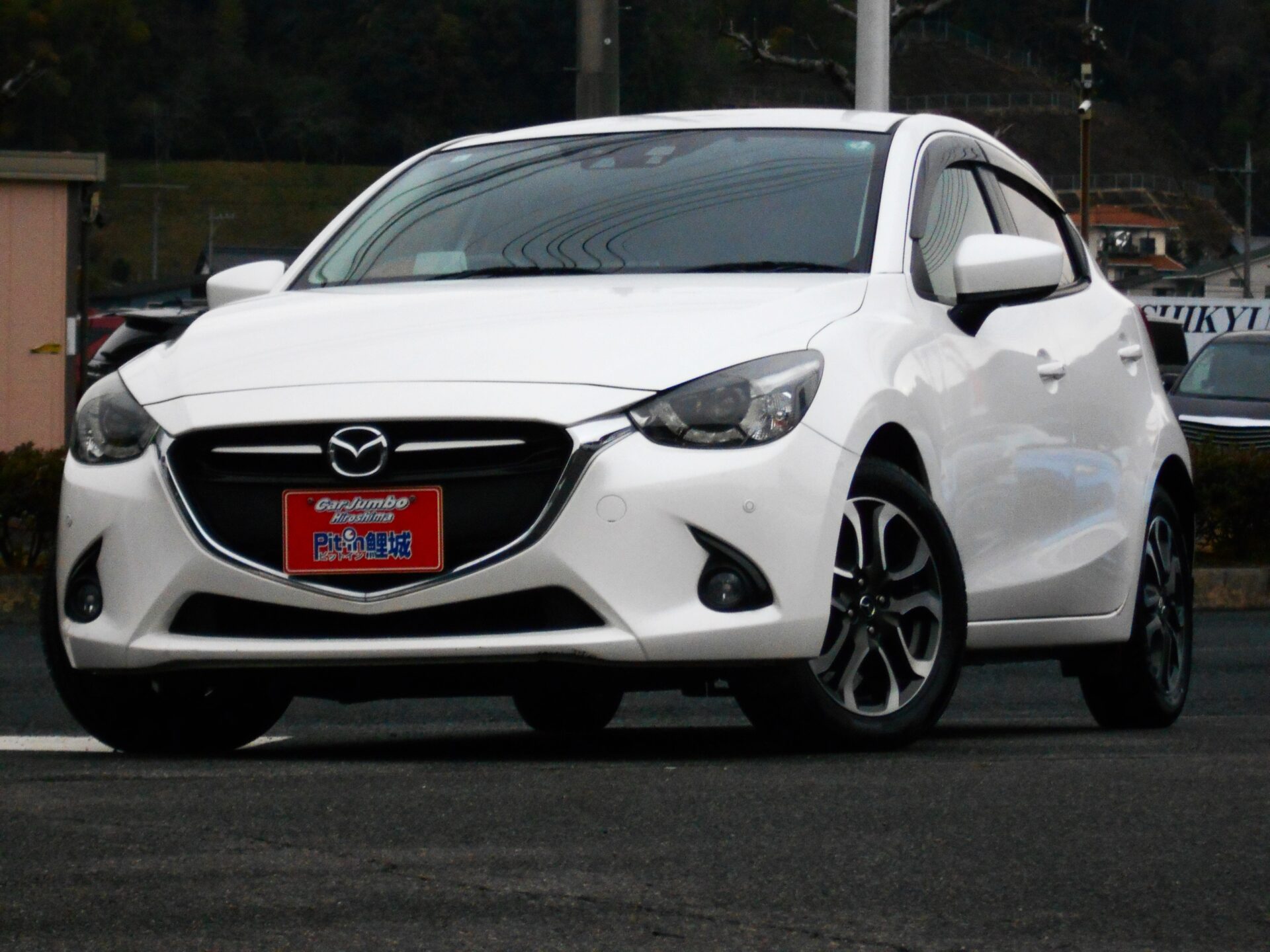 H２７年式（116178）　デミオ　XDツーリング　ディーゼル　走行５８０００㎞　純正ナビ　フルセグＴＶ CD＆ＤＶＤ　バックカメラ　純正アルミ　コーナーセンサー