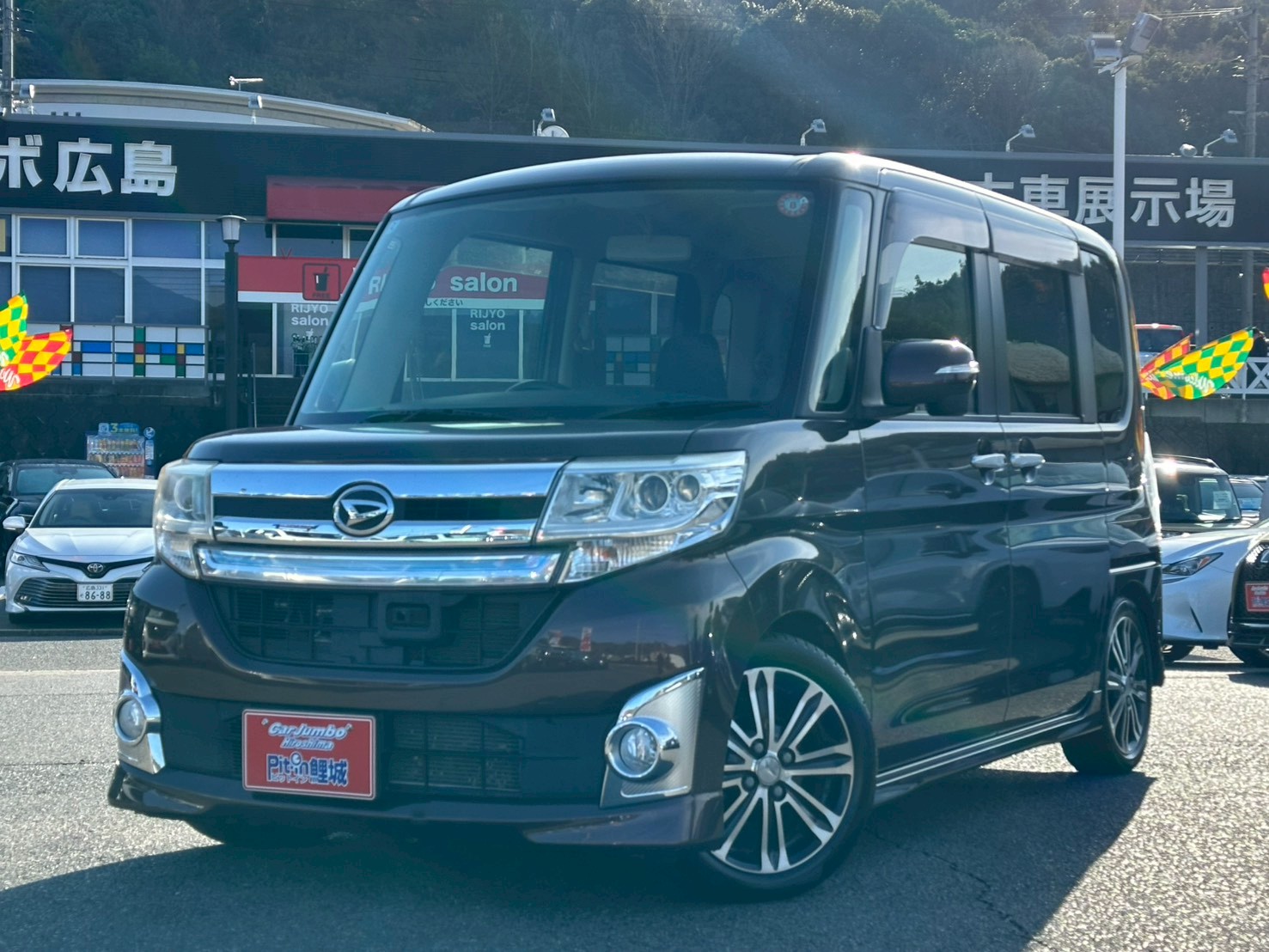 H２６年式　ダイハツ　タントカスタム　カスタムRS　SA　660CC　NO:0071653 ※LEDヘッドライト・フォグ・両側電動スライドドア・純正ナビ・バックモニター・Bluetooth・プライバシーガラス・デュアルエアバッグ・リアサンシェード・純正アルミ・スマートアシスト・オートライト・オートエアコン・USBソケット・後席モニター【246】