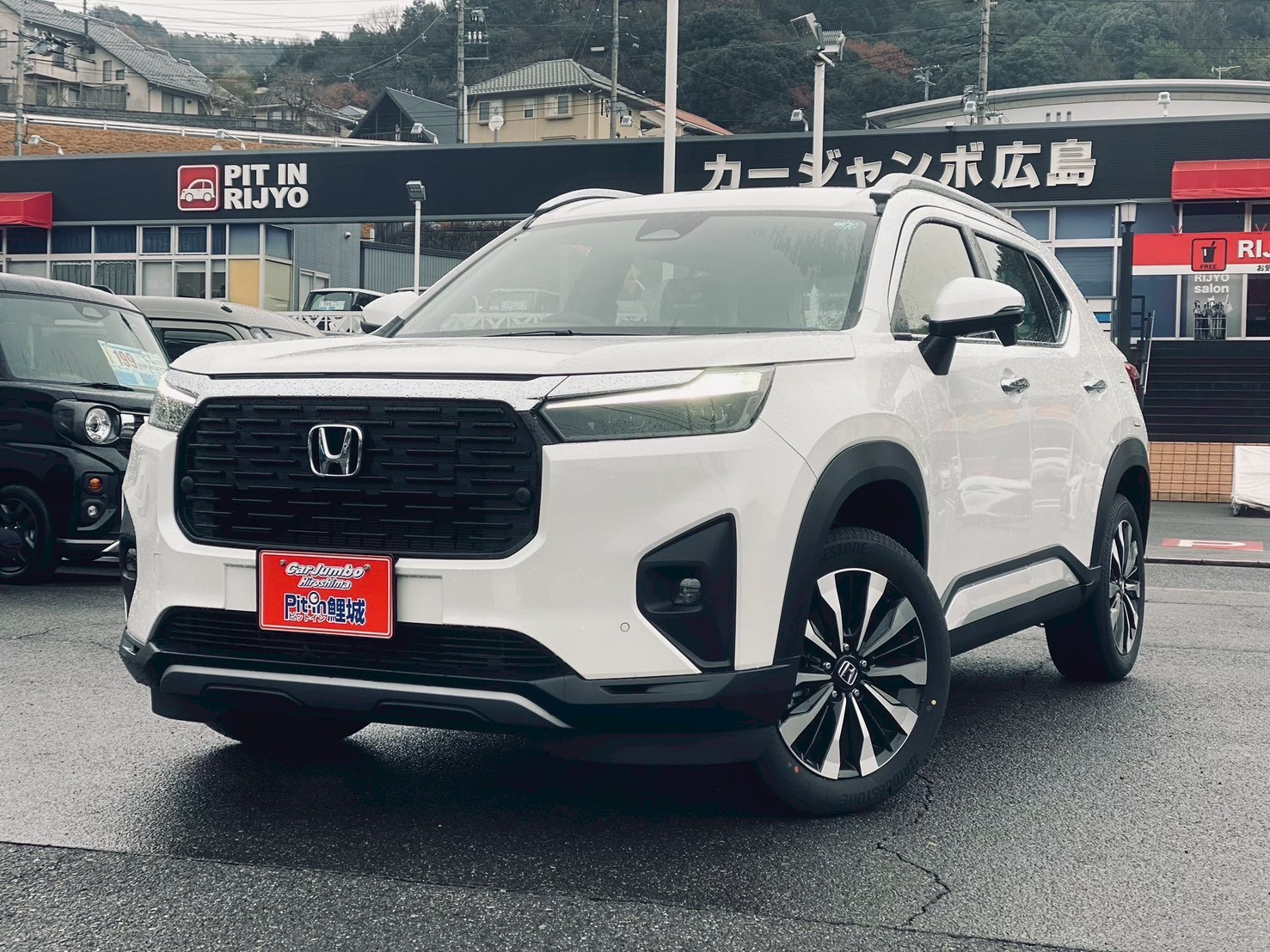 R6年式　ホンダ　WR-V　Z+　ホンダセンシング／アダプティブクルーズコントロール／プッシュスタート／Ｗエアバック／純正１７インチＡＷ／集中ドアロック／盗難防止システム／シルバーエクステリア／ルーフレール／ＬＥＤヘッドライト【234】【1015149】
