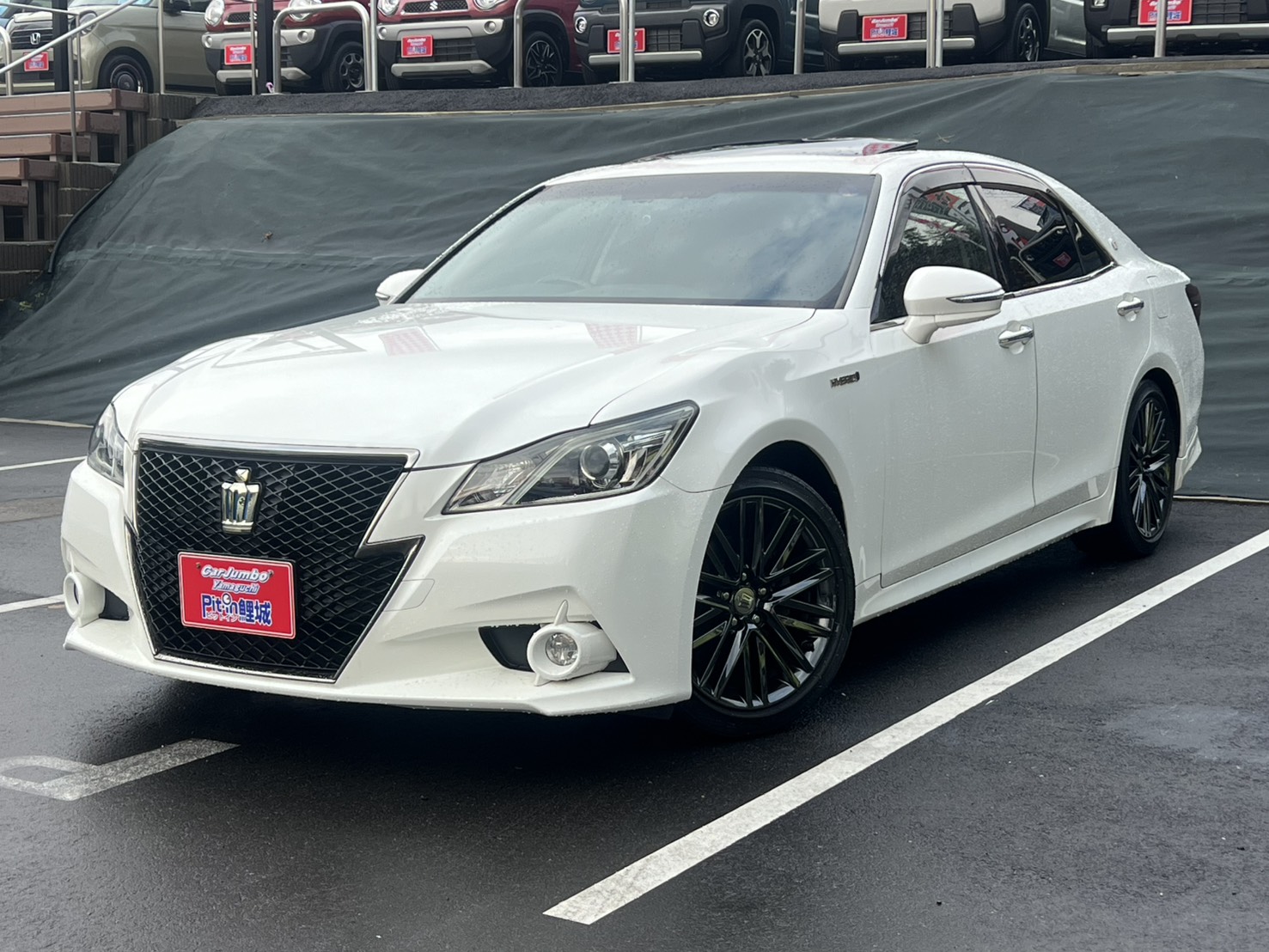 H27年式　トヨタ　クラウンハイブリッド　アスリートSブラックスタイル　サンルーフ　レザーシート　メーカーナビ　バックカメラ　シートヒーター　【112,700km】　25-0538