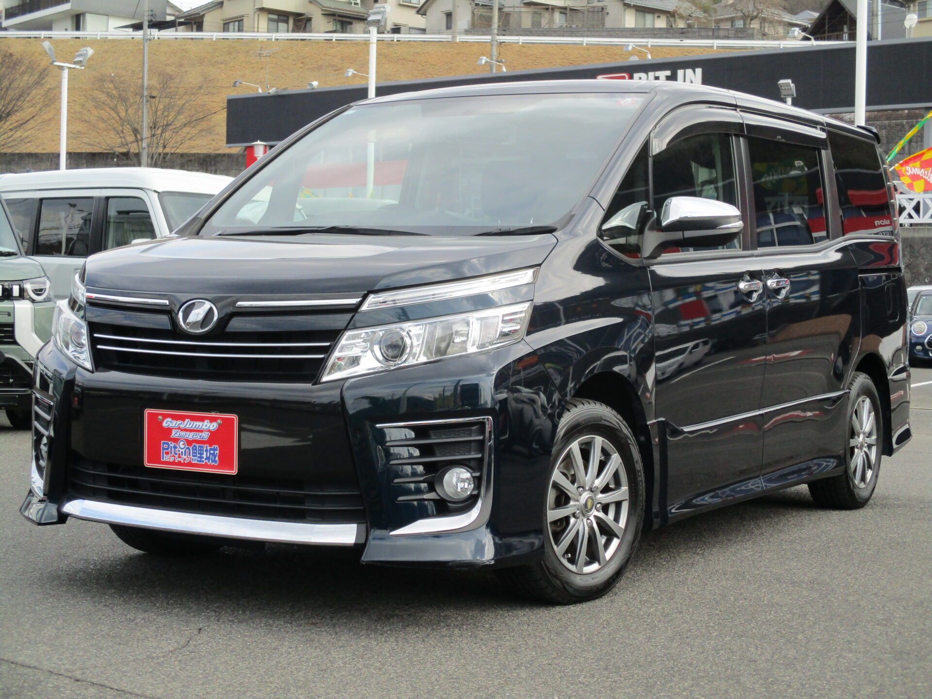 H27y トヨタ ヴォクシー ZS 煌き ワンオーナー アルパインナビ アルパインフリップダウンモニター ダブルゾーン 両側Pスライドドア Bカメラ ETC 純正16AW積み込み 社外15AWスタッドレスタイヤ装着【188】0091563