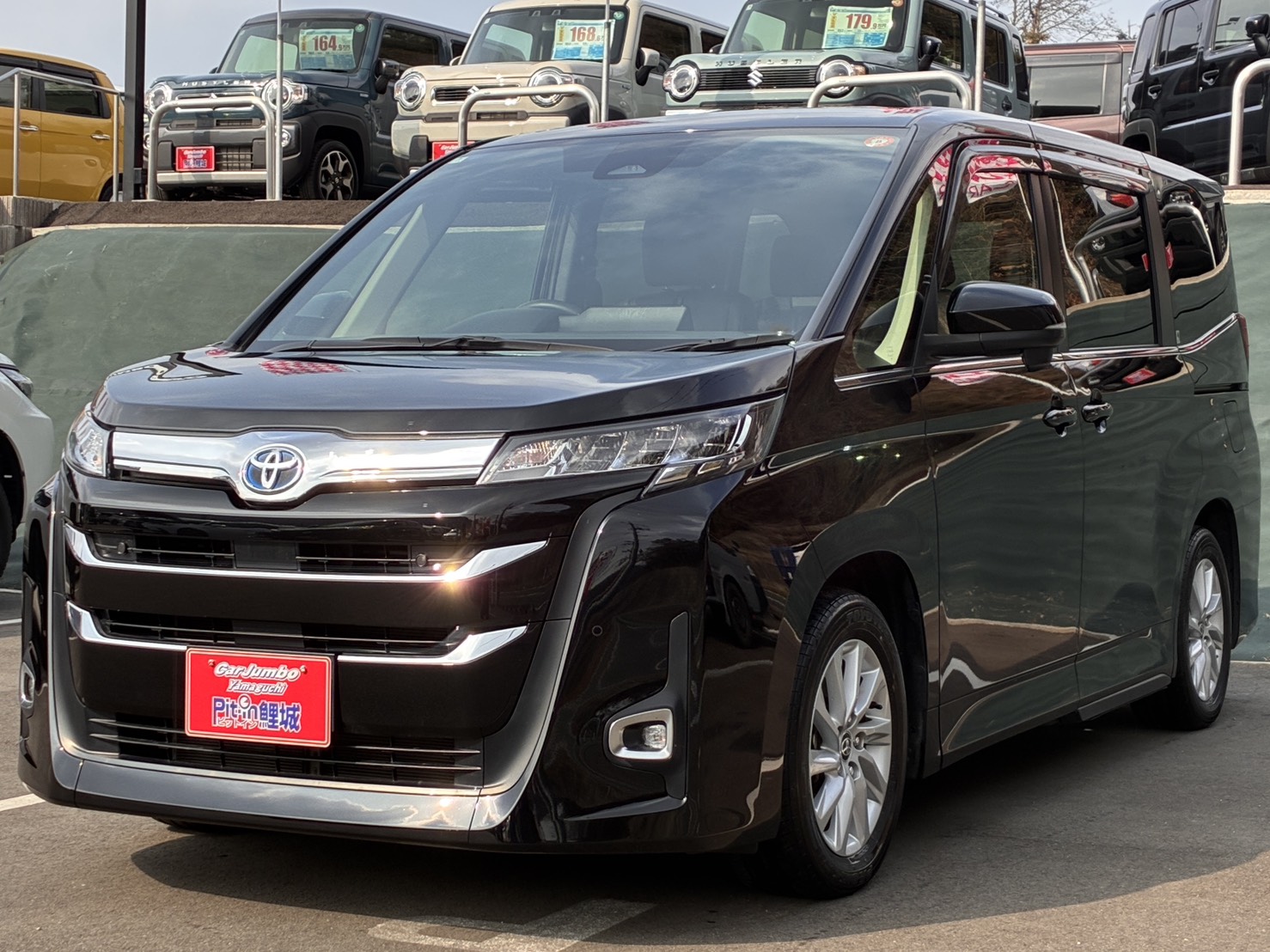 R6年式　トヨタ　ノアハイブリッド　ハイブリッドZ　純正10.5インチDA+ナビ　後席モニター　快適利便PKG　オートステップ　【22,020klm】0190590🔵ご成約🔵