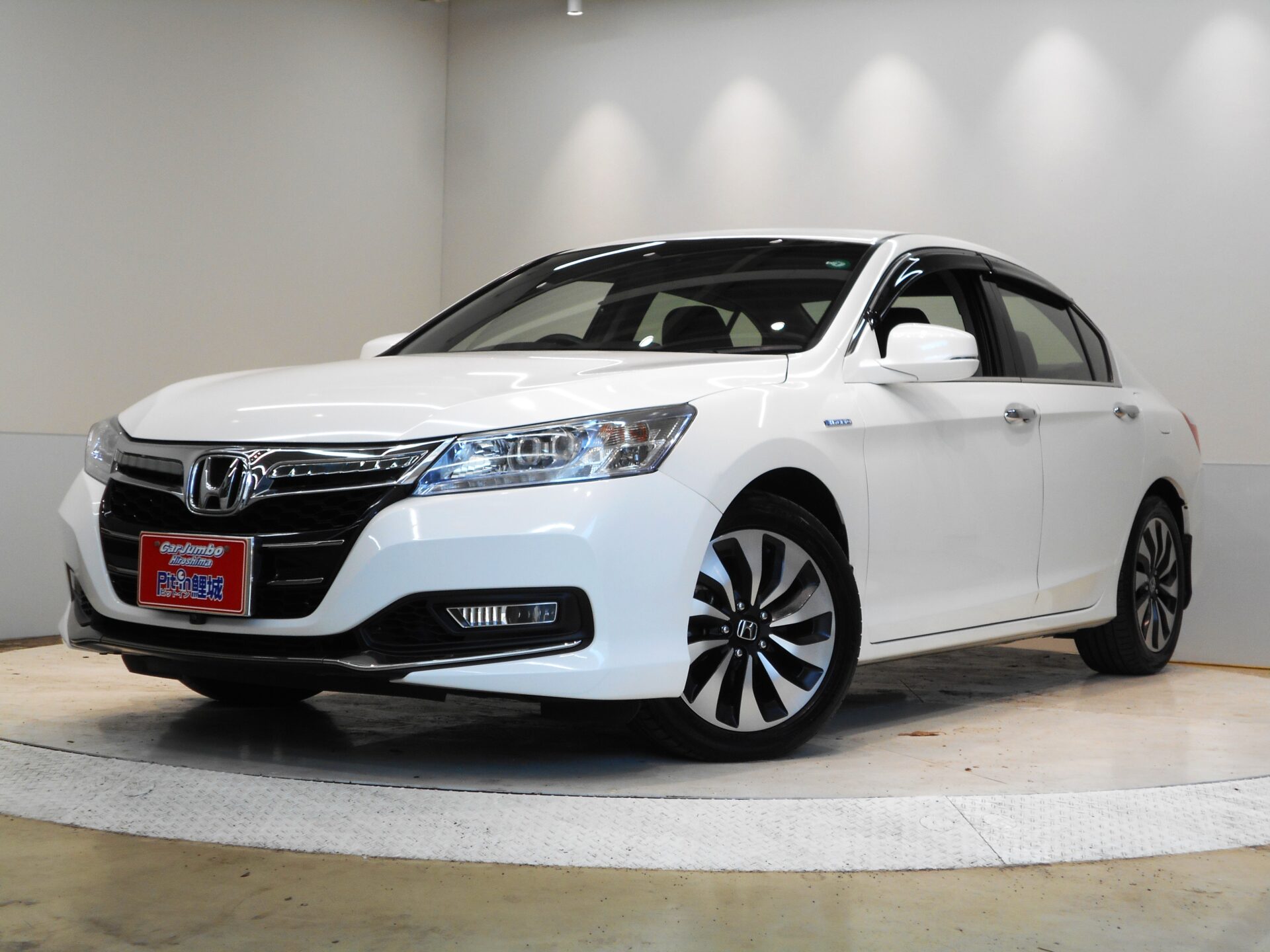 Ｈ２５年式　アコードＨＶハイブリットＬＸ　走行２５０００ｋｍ　（1004765）純正ナビ地ＴＶ　パワーシート　ＰＵＳＨキーレス　禁煙ワンオーナー車　ＬＥＤライト