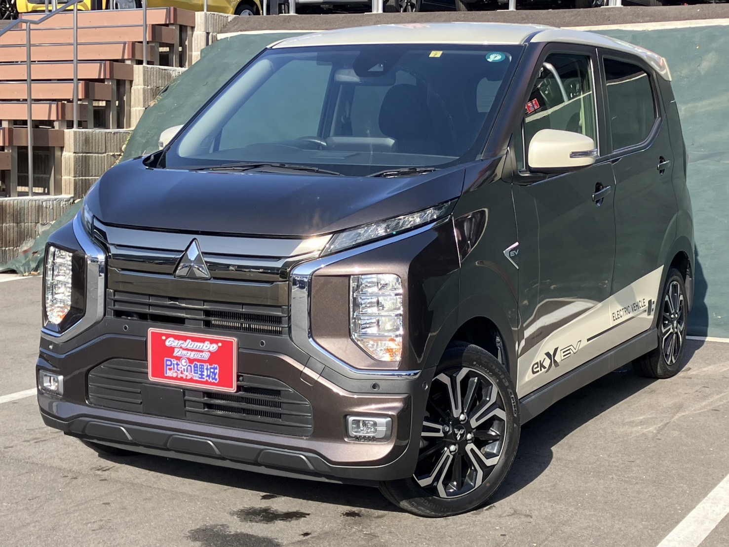 R4年式 ミツビシ ekクロスEV P 純正9インチスマホ連携ナビ ステアリング&シートヒーター ステアリングリモコン スマートキー プッシュスタート 充電ケーブル有 ETC LEDヘッドライト 【21,900km】 26-0407