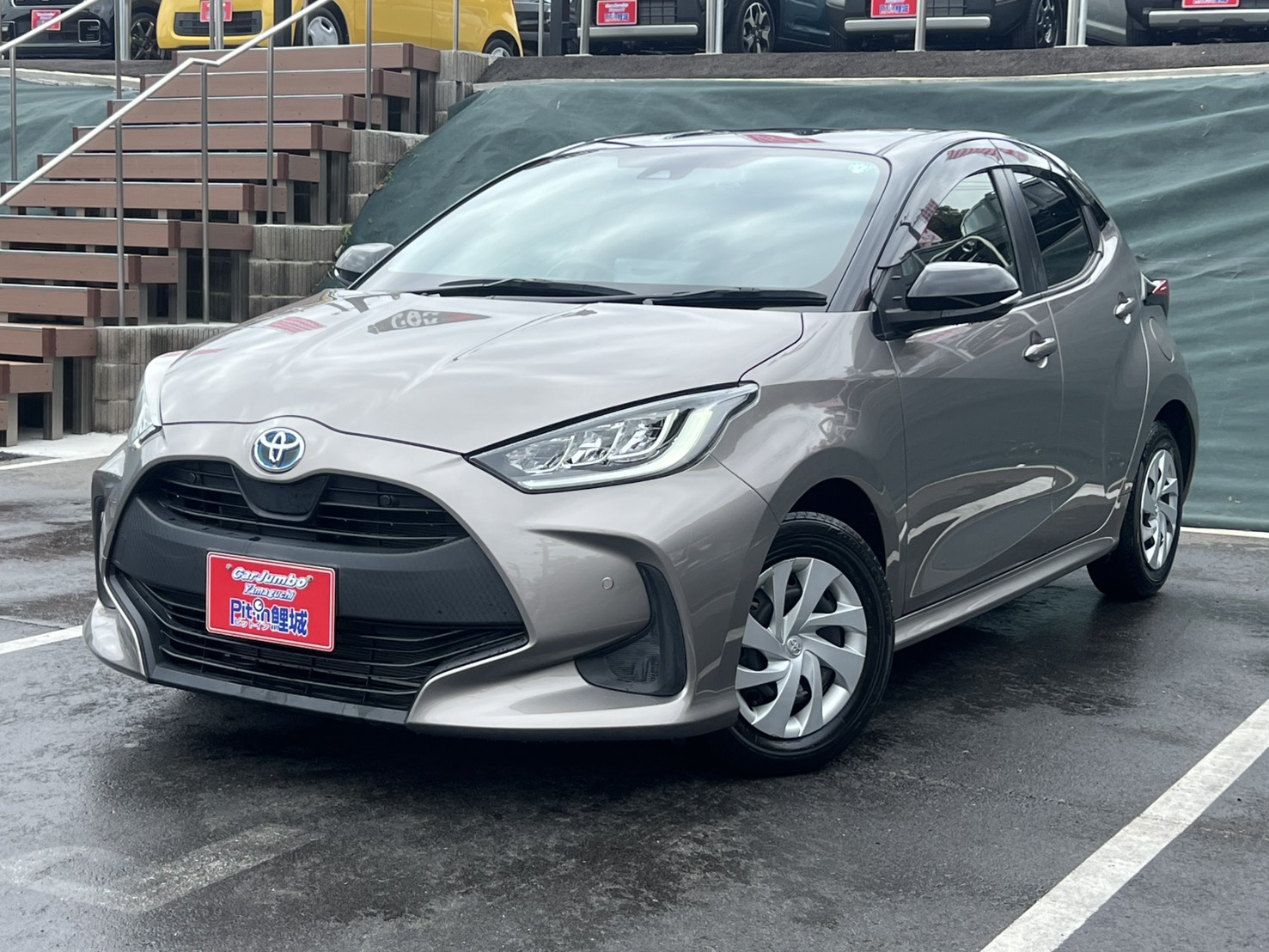 R3年式 トヨタ ヤリスハイブリッド G ディスプレイオーディオ+ナビ バックカメラ フルセグTV Bluetooth 前席シートヒーター 前後ドラレコ ETC トヨタセーフティセンス 【21,600㎞】 26-0235