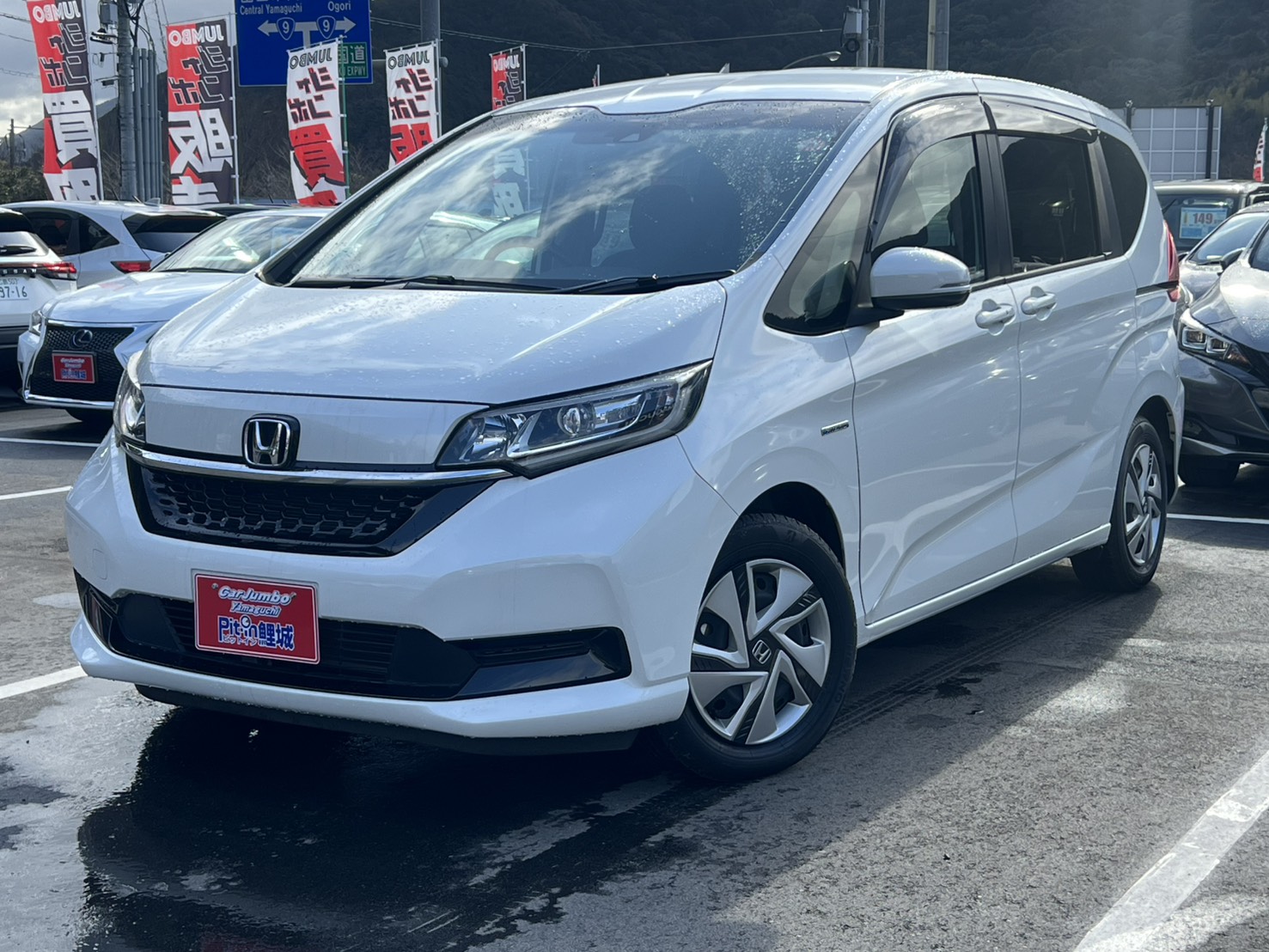 R2年式　フリード+ハイブリッド　Gホンダセンシング　社外ナビ　Bluetooth　フルセグTV　バックカメラ　ETC　両側パワースライドドア　衝突軽減システム　【67,880km】　25-2613