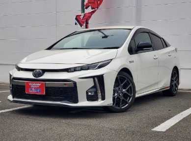 走りのGR！プリウスPHEV Sナビパッケージ｜カージャンボ山口