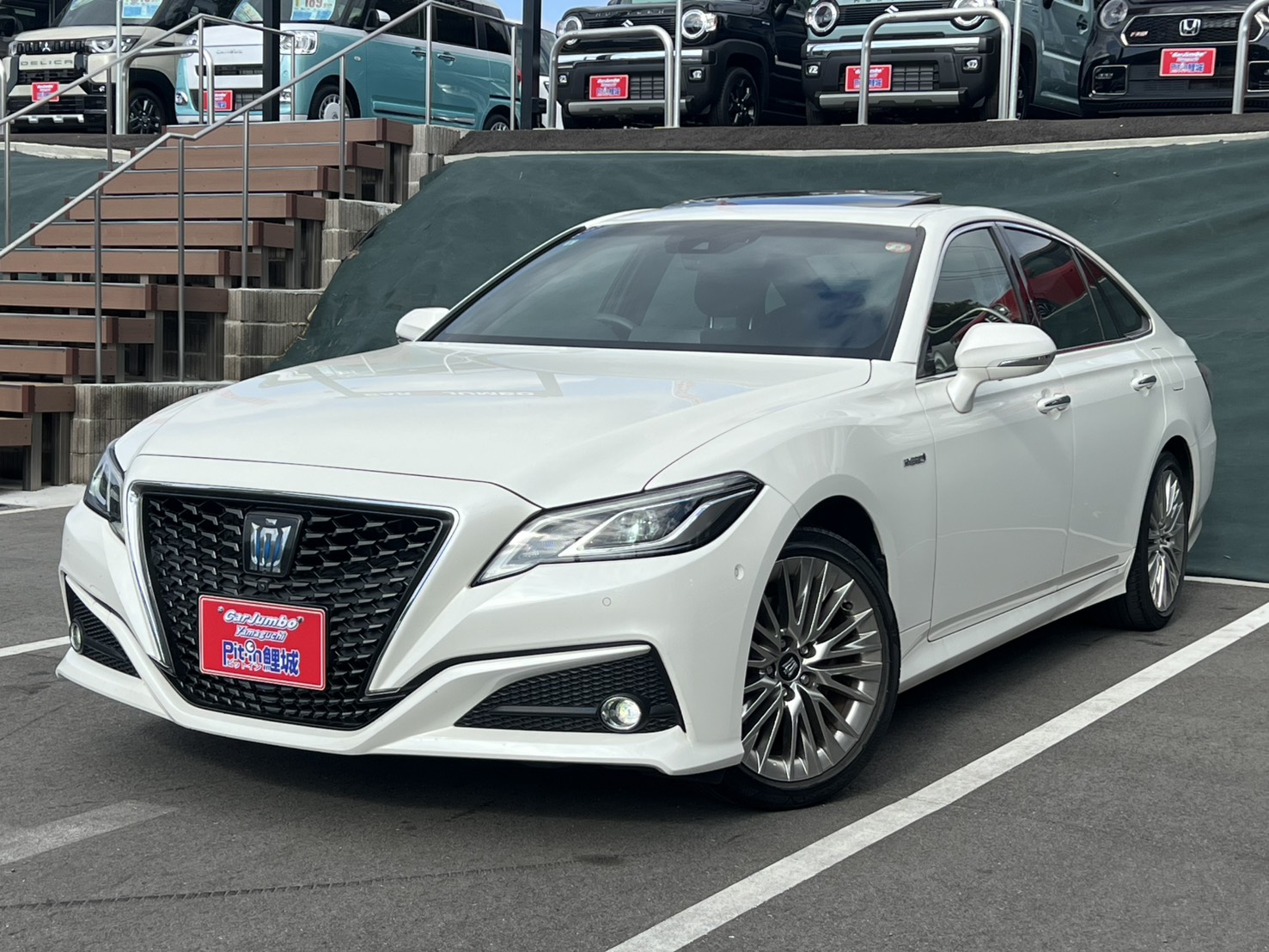 R1年式　トヨタ　クラウンハイブリッド　特別仕様車　Sエレガンススタイル　純正ナビTV　パノラミックビューモニター　純正18インチアルミ　セーフティセンス　サンルーフ　BSM　ETC　ハーフレザーシート　【38,300km】　新入荷　1047885