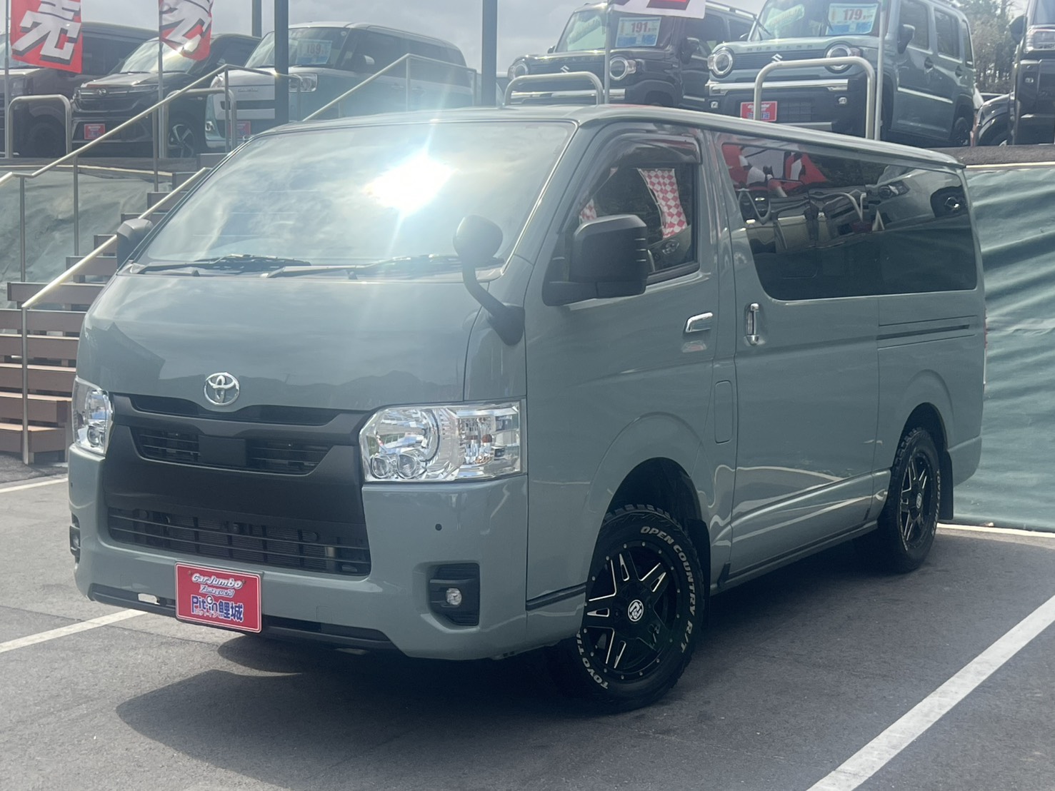 R7年式　トヨタ　ハイエースバン　ロングスーパーGL アースカラーパッケージ4WD　（2800ディーゼル）　社外9インチナビ　全方位カメラ　社外16インチアルミ　ワンオーナー　ベッドキット　LEDヘッドライト　ETC　同色バンパー　【27,000㎞】　26-0817