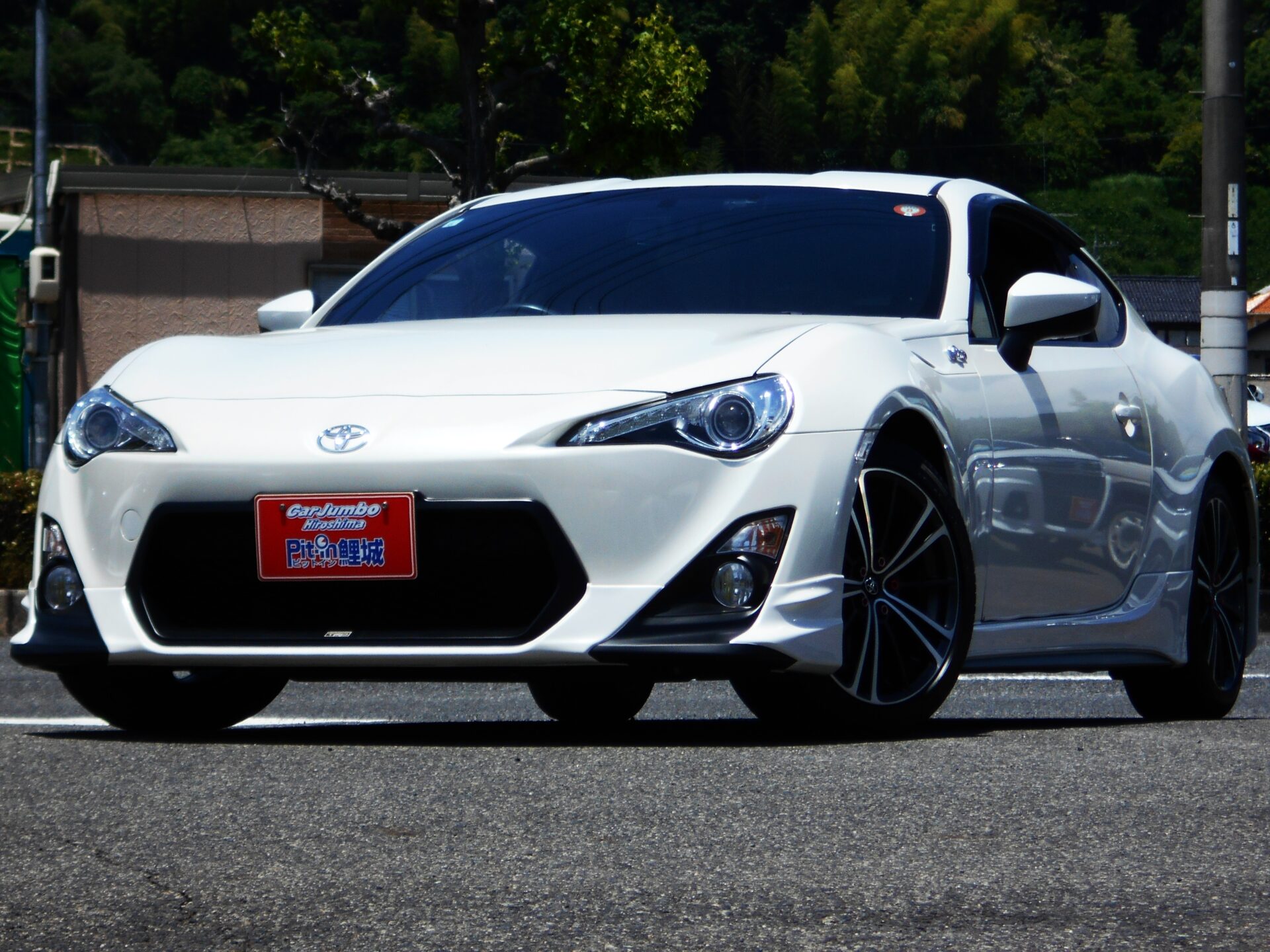 Ｈ２７　トヨタ８６-ＧＴ　走行49000ｋｍ　ＡＴ　（055702）ドラレコ　ＤＶＤ　フルセグＴＶ　クルコン　バックカメラ　社外足回り　スポーツマフラー