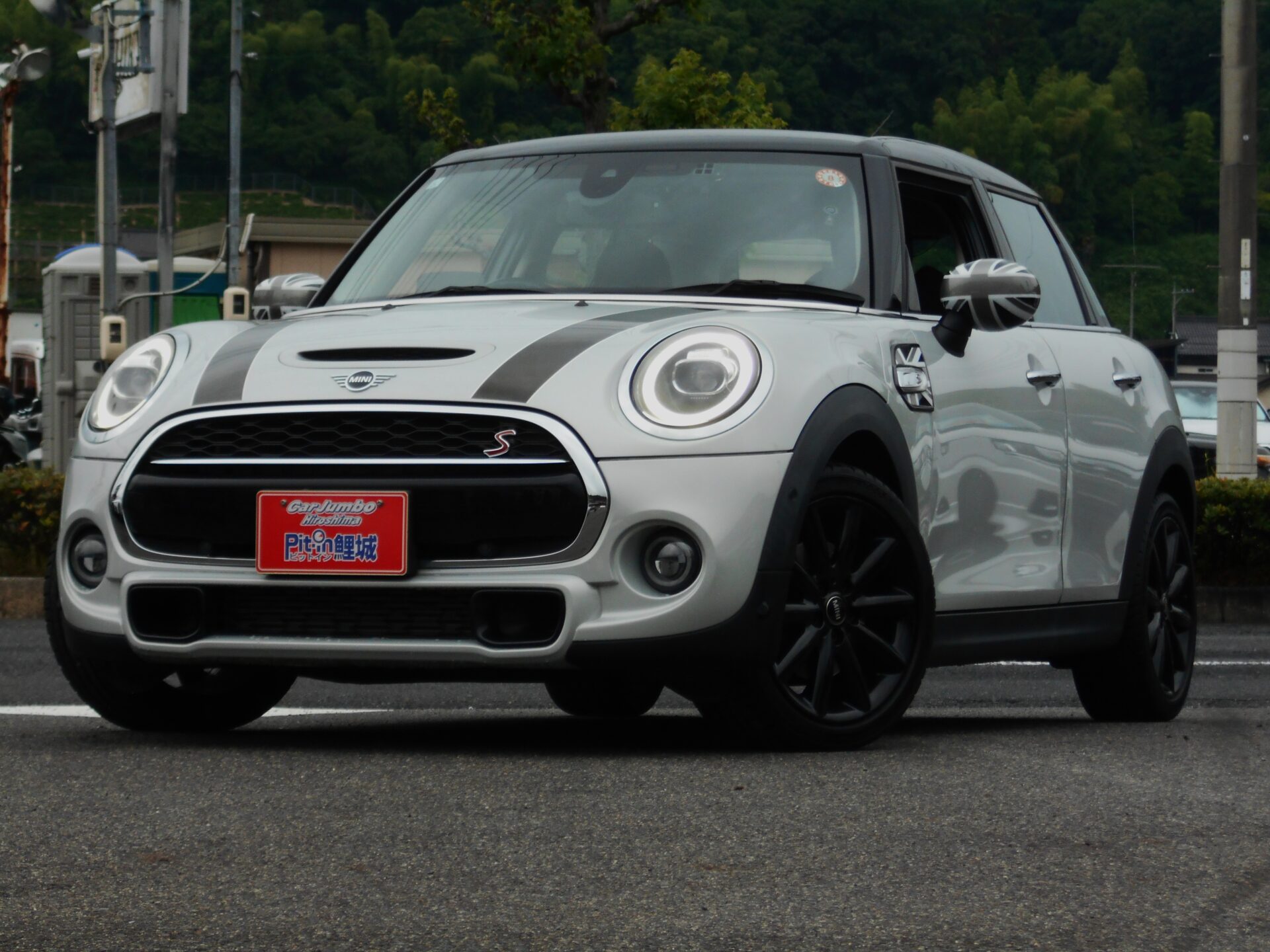 R3年 BMW-MINI COOPER-SD クリーンディーゼル (2N78601)走行33600km ディスプレーメーター 純正ナビ ブラック17アルミ LEDライト&UKテール ディーラー車 右ハンドル