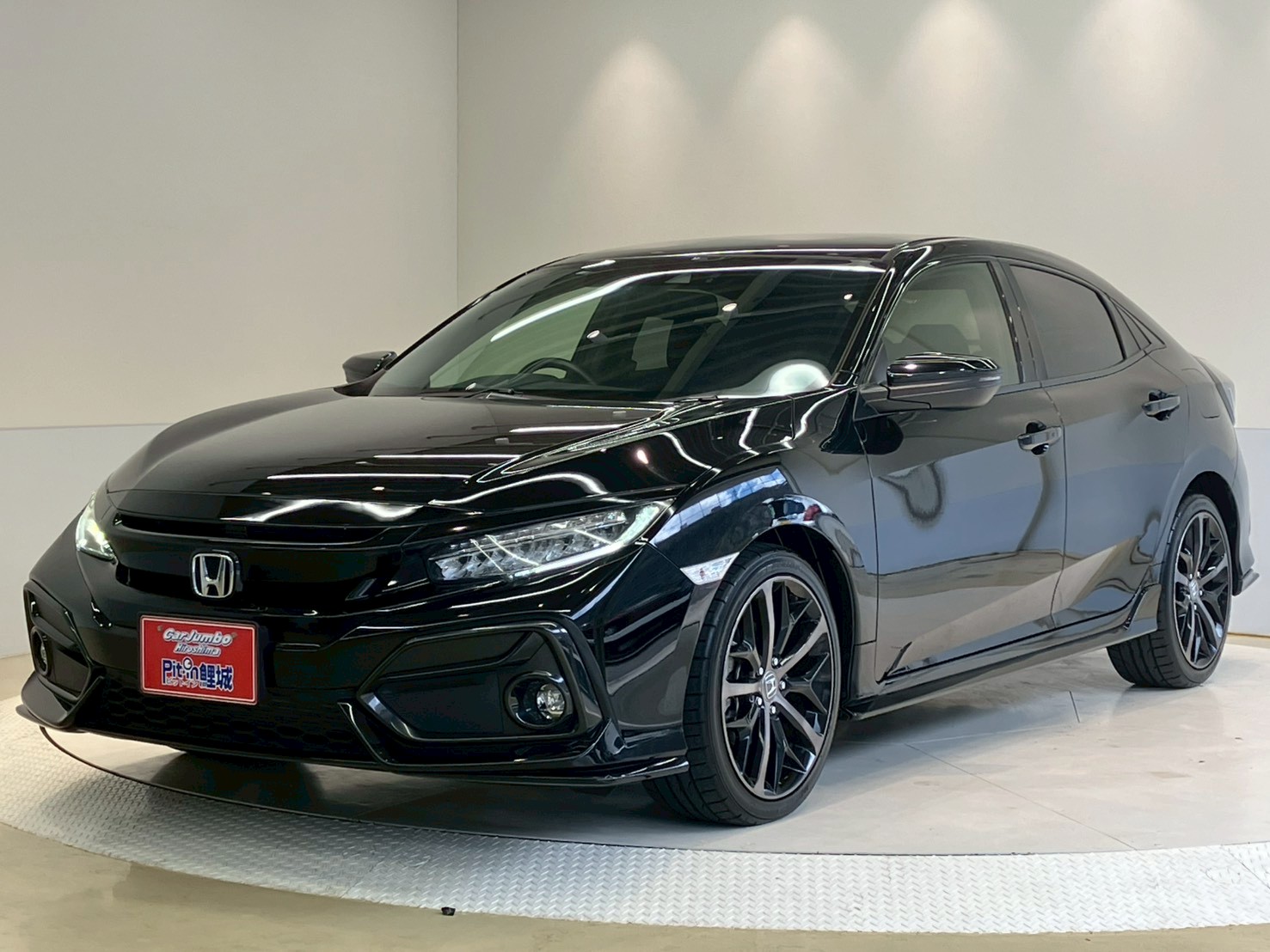 R3年式　ホンダ　シビック　ハッチバック　１５００ｃｃ　純正ナビ　フルセグ　ＤＶＤ　Ｂｌｕｅｔｏｏｔｈ　バックカメラ　ホンダセンシング　ＬＥＤヘッドライト　ハーフレザーシート　純正アルミホイール　パワーシート　ＥＴＣ　フォグライト【１３０２６３８】　２３５