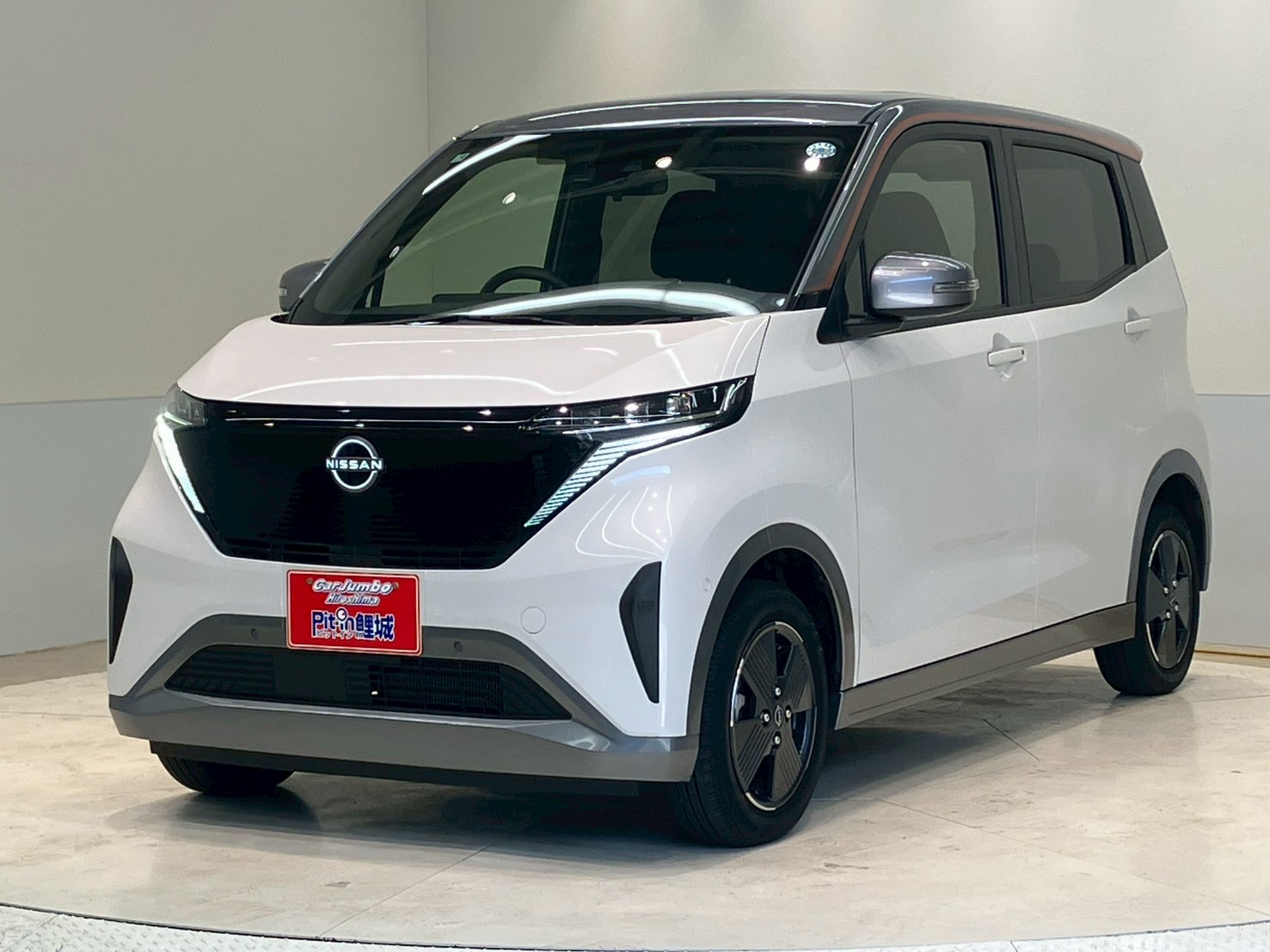 R5年式 ニッサン サクラ X EV 純正ディスプレイオーディオ エマージェンシーブレーキ 純正アルミホイール オートライト LEDヘッドライト 電動パーキング ドライブレコーダー コーナーセンサー 充電ケーブル ツートンカラー 【0037590】 235